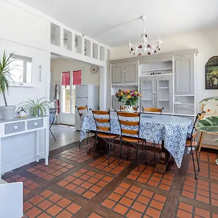 Domaine De La Calotine Classe 4 Etoiles بيت للعطل