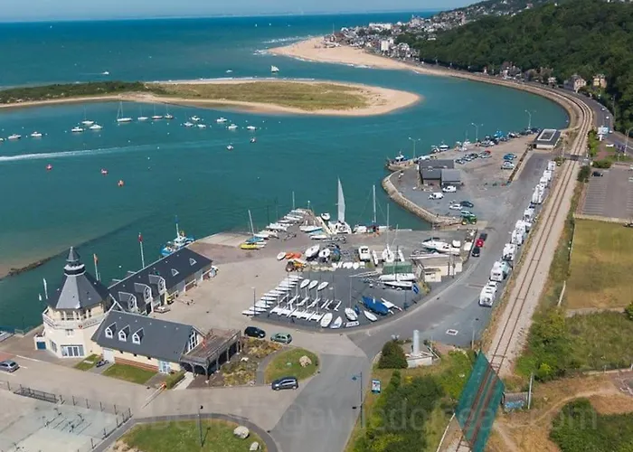 Domaine De La Calotine Classe 4 Etoiles