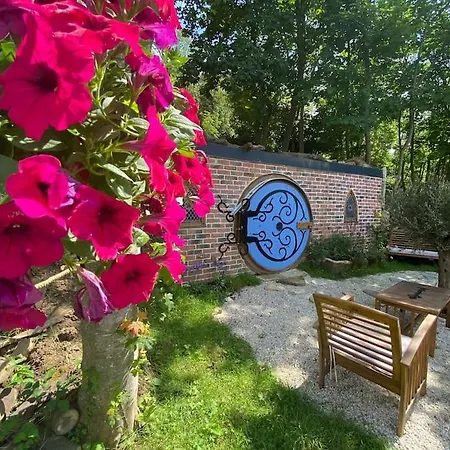 Domaine De La Calotine Classe 4 Etoiles בית נופש *