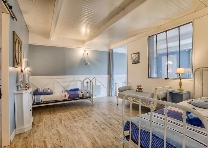 Domaine De La Calotine Classe 4 Etoiles Nyaraló