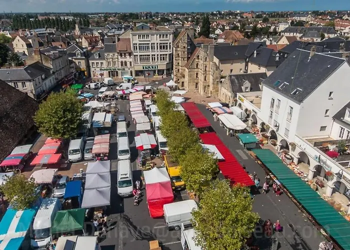 Domaine De La Calotine Classe 4 Etoiles بيت للعطل *